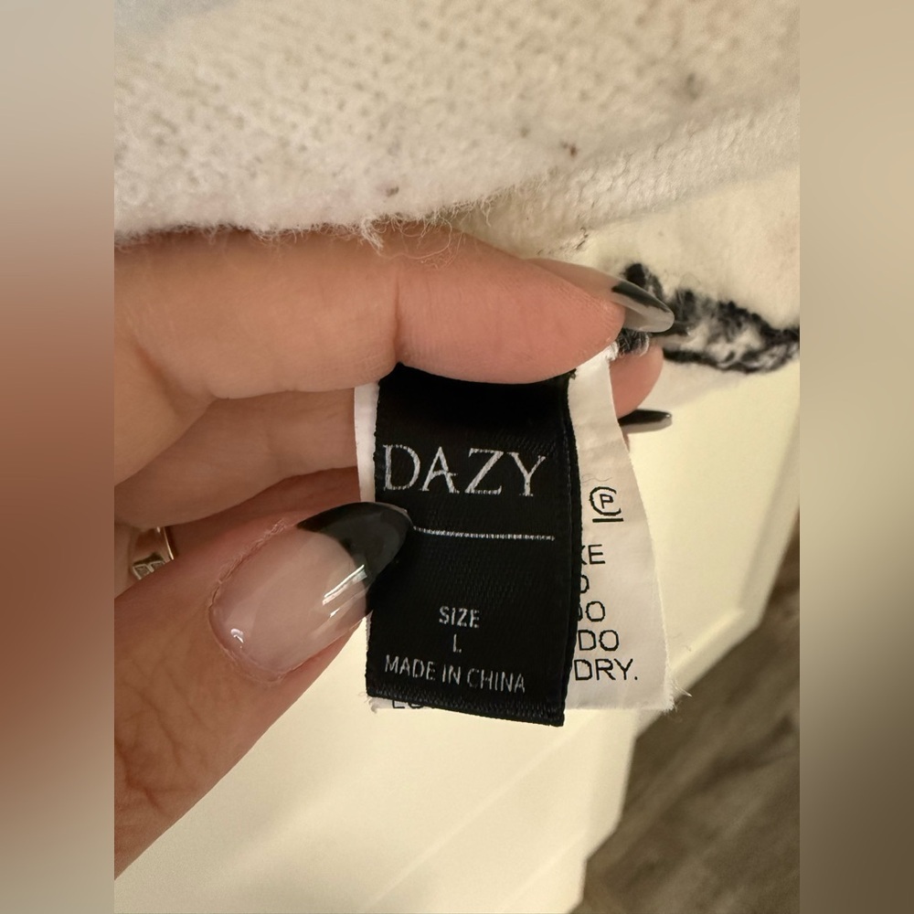 DAZY Cotton Blend Stripped Rugby Sweater, size large. - Picture 6 of 7